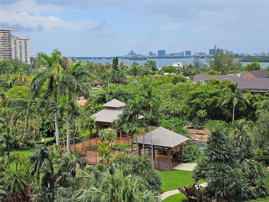 Primary Photo - 1000 Quayside Terrace