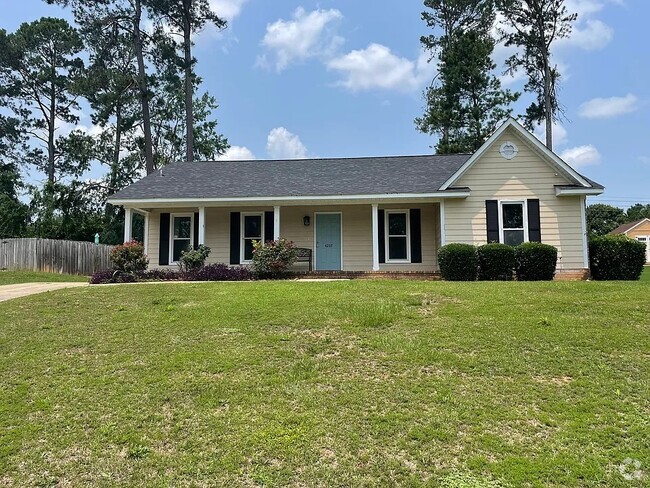 Building Photo - 4207 Fairfield Cir