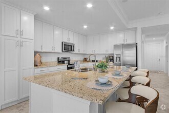Building Photo - 14061 Heritage Landing Blvd