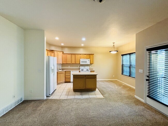 Building Photo - 14871 Quarry Point Ln
