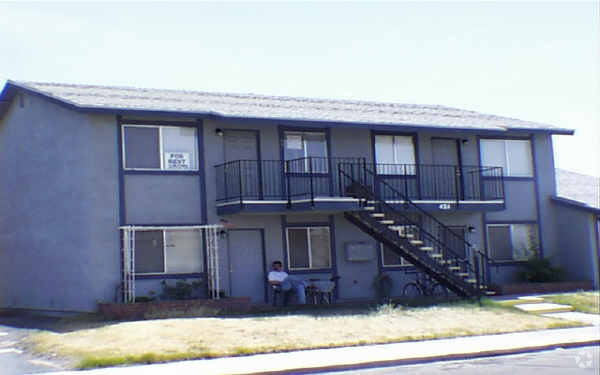 Building Photo - Sunset Circle Apartments