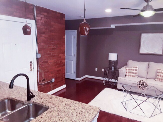 Foto del edificio - 1 br, 1 bath Condo - 5401 9th Street North...