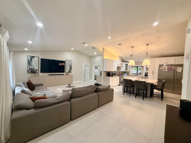 Foto del edificio - 14191 Snowberry Dr