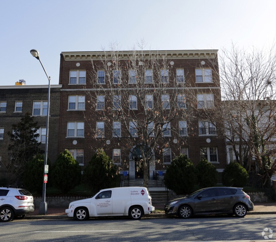 Foto del edificio - 815 Maryland Ave NE