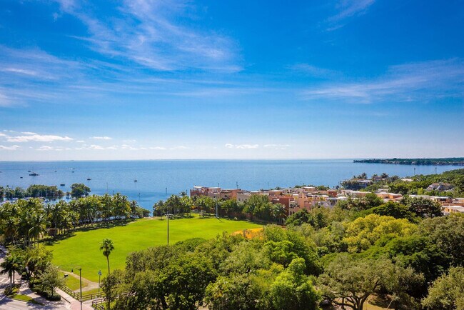 Foto del edificio - 2889 McFarlane Rd