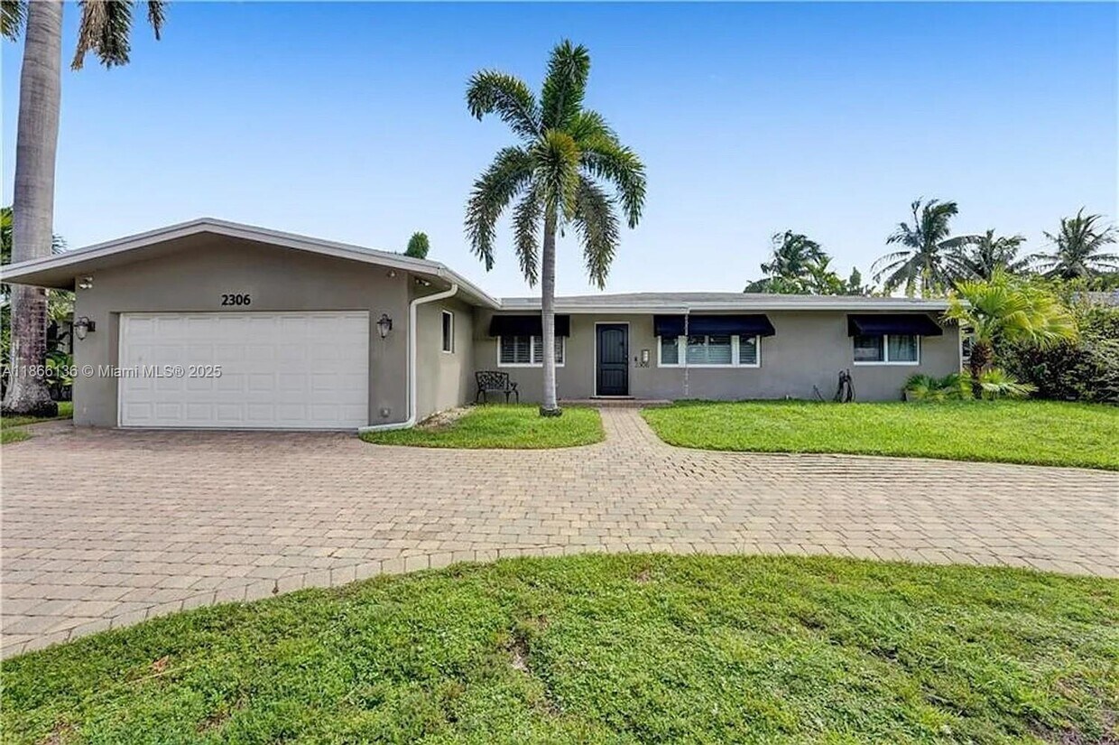 Foto principal - 2306 NE 15th Ave