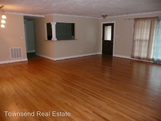 Building Photo - 2229 Mirror Lake Dr