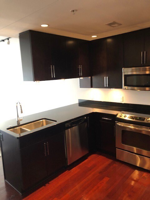 Building Photo - 120 S 31st Ave