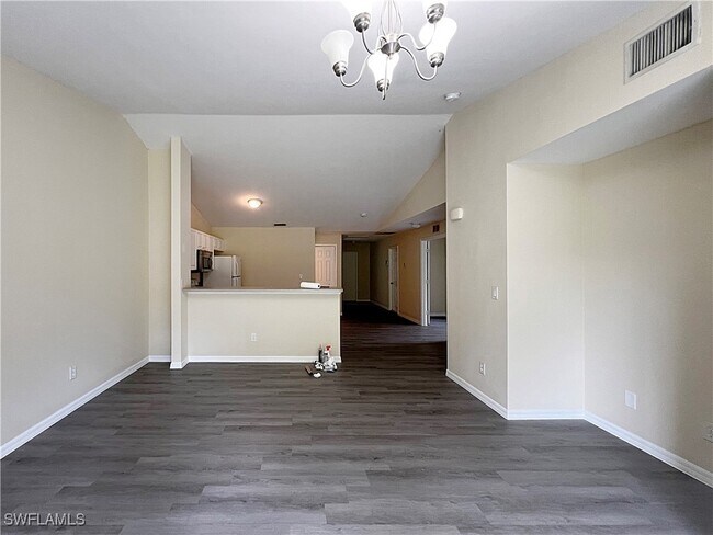 Building Photo - 341 Lillon Ave S