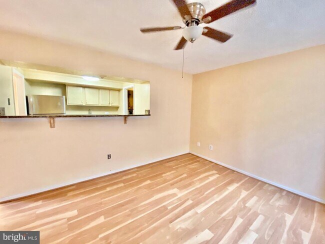 Foto del edificio - 8864 Walutes Cir