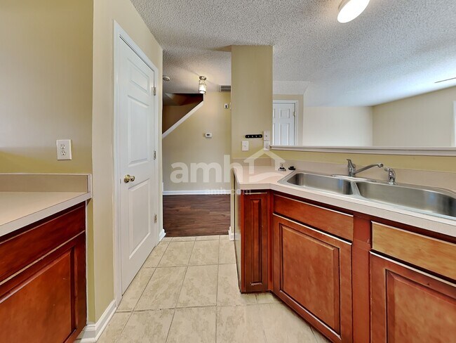 Foto del edificio - 430 Rockbridge Dr