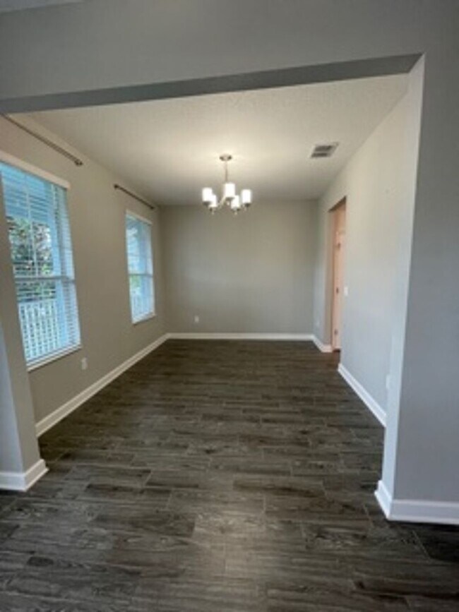 Foto del edificio - STOREY PARK - 3BR/2.5BA TWO STORY HOME