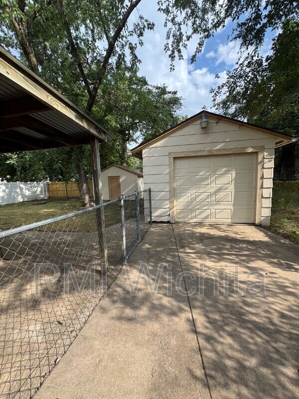 Foto del edificio - 4402 West 2nd St N