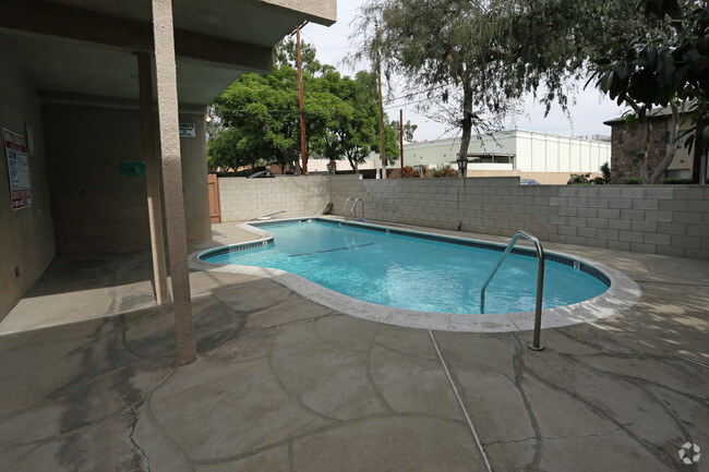 Piscina - Amber Court Apartments