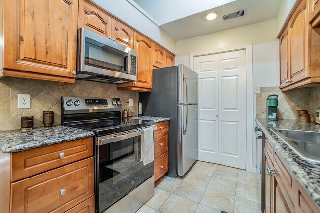 Foto del edificio - 5676 Cedar Creek Dr