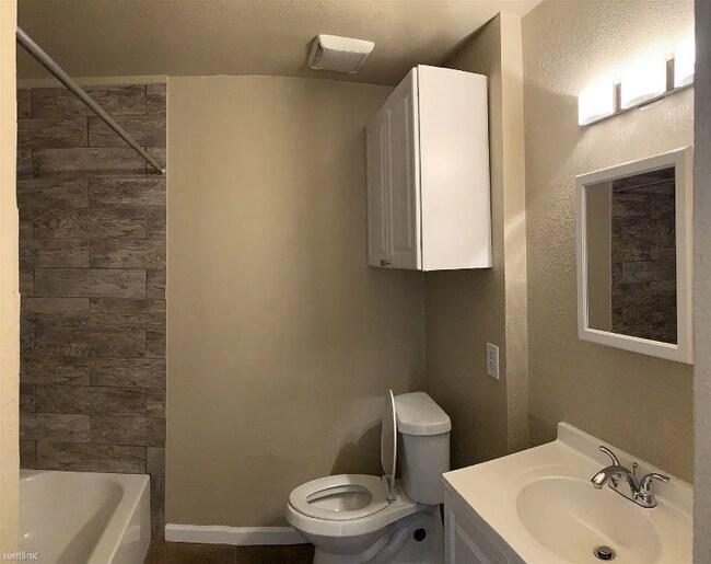 Foto del edificio - 7065 Bellfort Ave