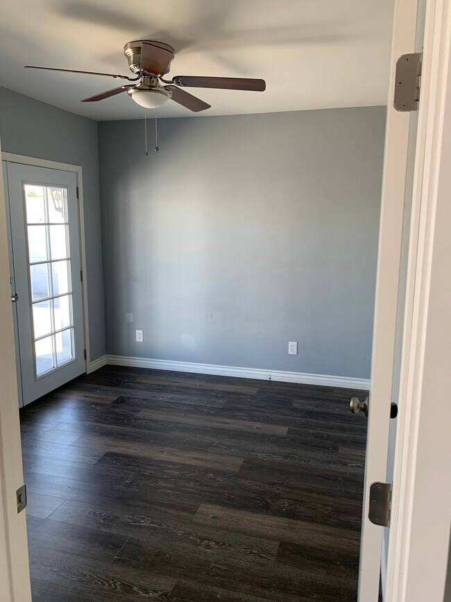 Bedroom - 131 S Orange Ave