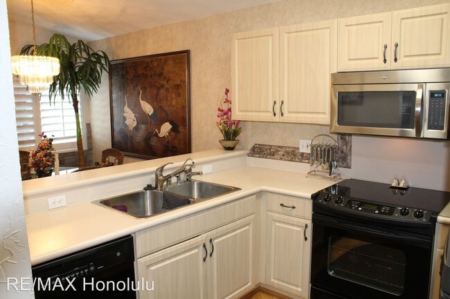 Building Photo - 2 br, 2 bath House - 92-1471 Aliinui Dr #33A