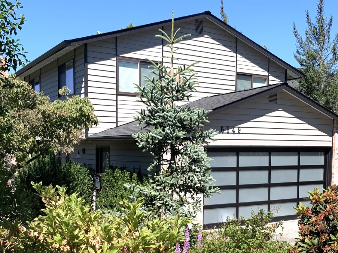 Exterior, landscaped with drip irrigation - 6549 40th Ave NE