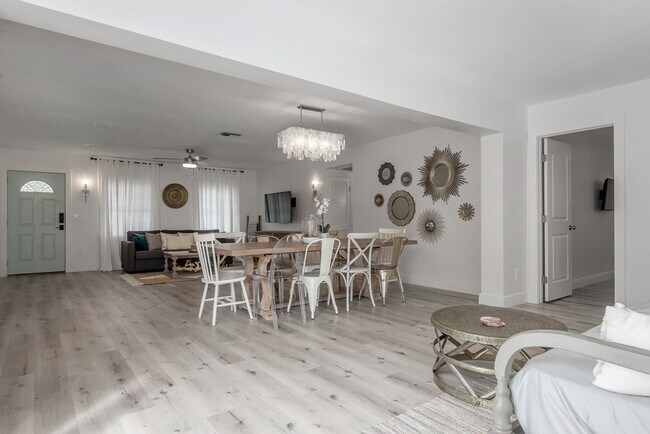 Foto del edificio - 235 E Overbrook Dr