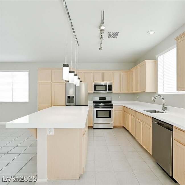 Foto del edificio - 2255 Early Frost Ave