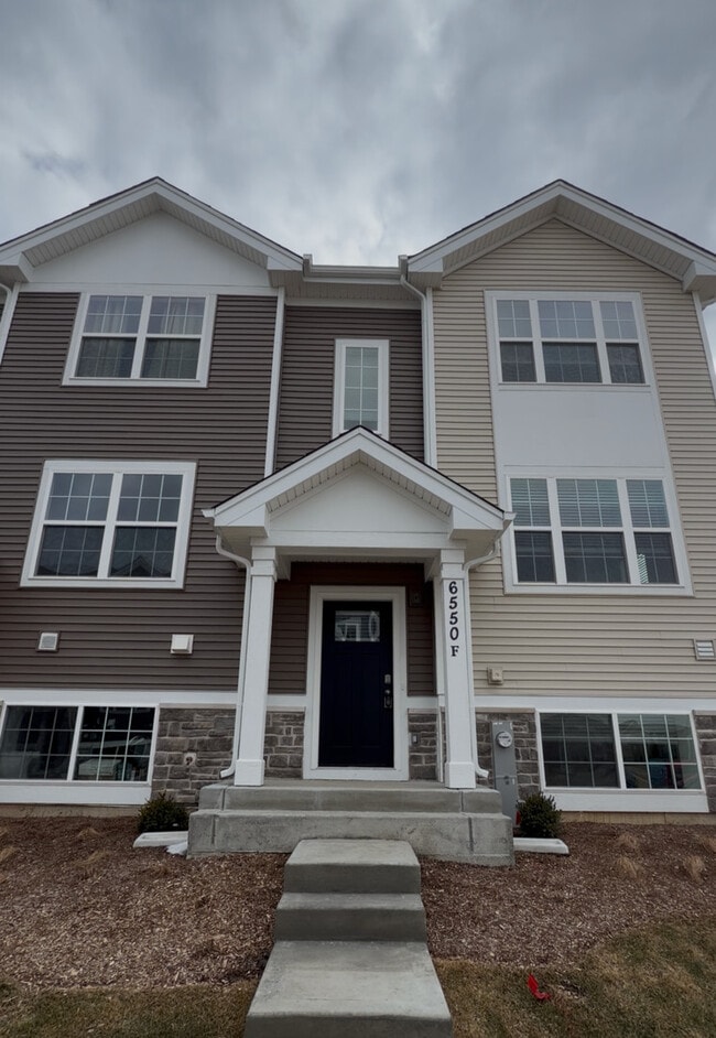 Building Photo - 6550 Linden Trl