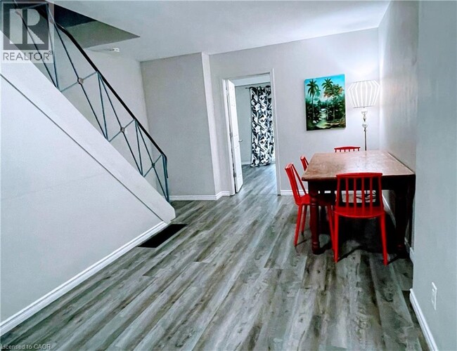 Building Photo - 276 Westcourt Pl
