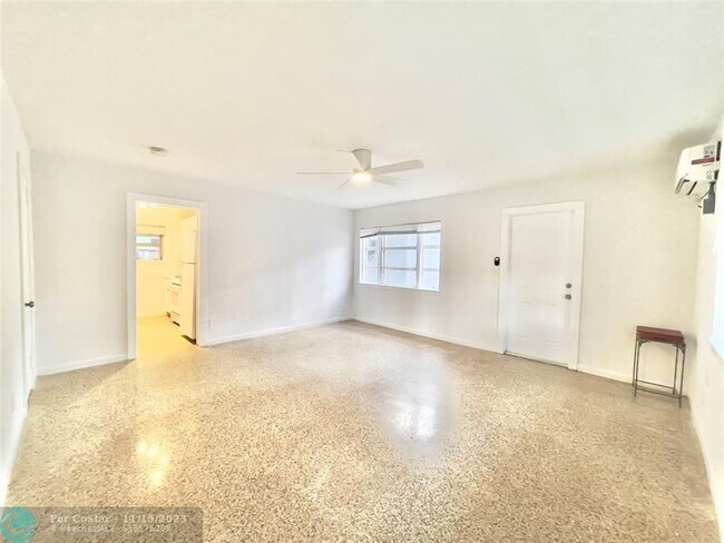 Foto del edificio - 1614 NE 7th St
