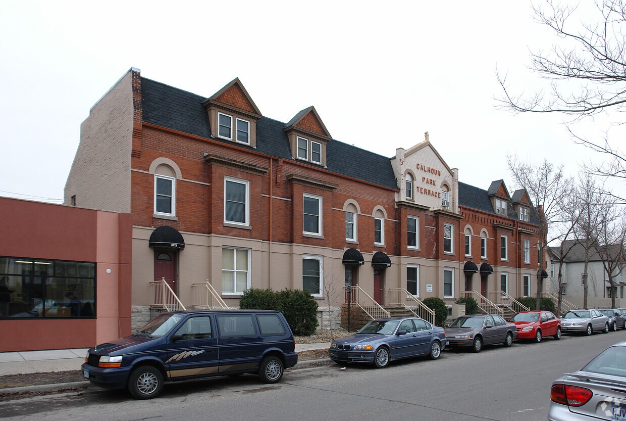 Calhoun Park Terrace Apartments in Minneapolis, MN