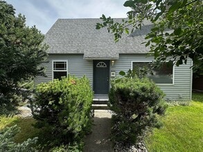 Building Photo - 2821 W Rowan Ave