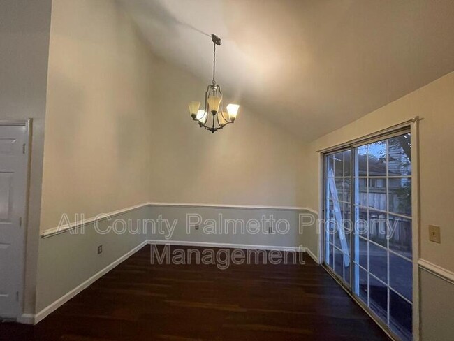 Foto del edificio - 107 Persimmon Cir