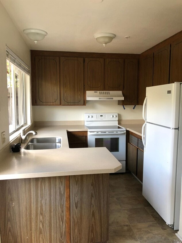 1023 Golf Course Dr, Rohnert Park, CA 94928 Condo for Rent in Rohnert