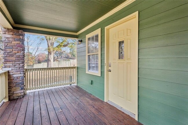 Foto del edificio - 891 N Eugenia Pl NW