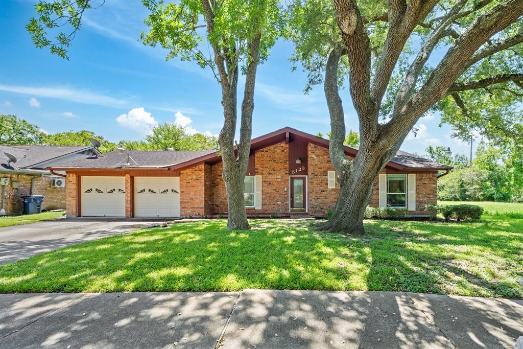 Primary Photo - 5123 Shady Oaks Ln