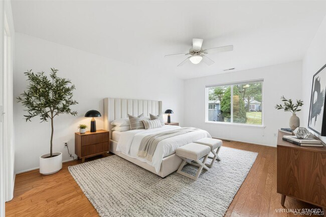 Foto del edificio - 763 Spring Lake Dr