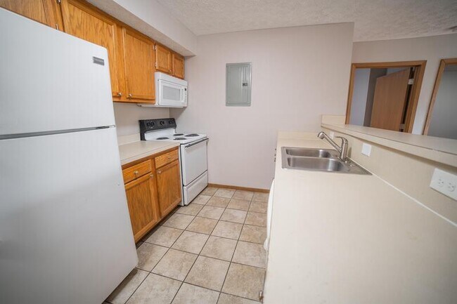 Building Photo - 469 Spicer Street