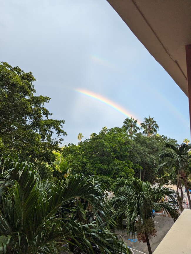 Foto del edificio - 2951 S Bayshore Dr