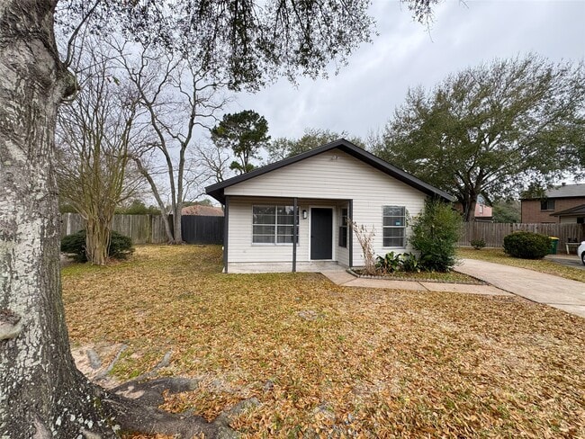 Foto del edificio - 918 Bolton Ct