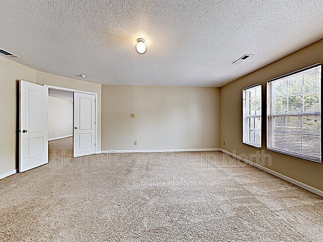 Foto del edificio - 8504 Rockmoor Ridge Rd