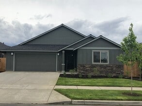 Building Photo - 3054 NW Dogwood Ave