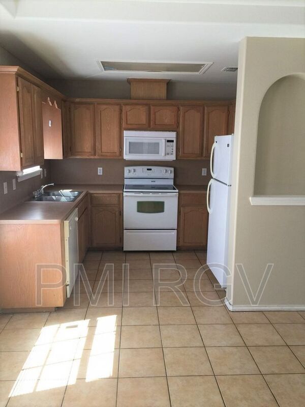 Building Photo - 515 La Mancha Dr