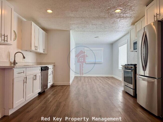 Foto del edificio - 3150 W Duplex