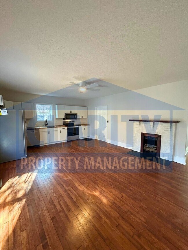 Building Photo - Beautifully Remodeled 3 Bedroom / 2 Bath Home in Chattanooga