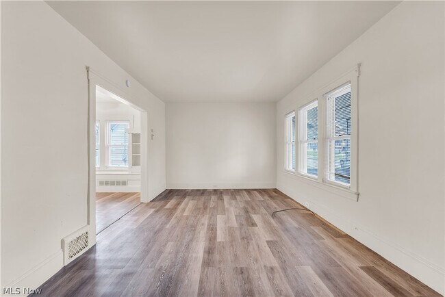 Building Photo - 3231 W 112th St