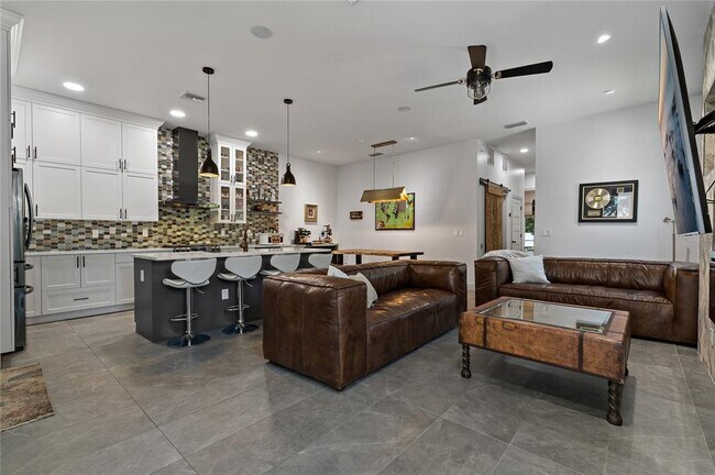 Building Photo - 1246 Bass Blvd