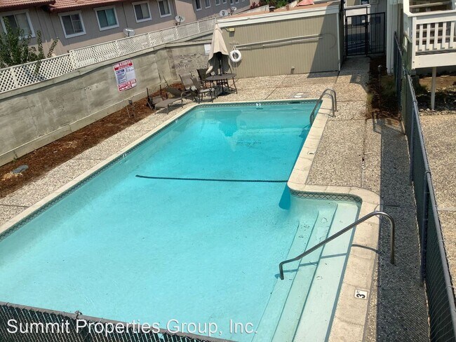Foto del edificio - 2 br, 2 bath House - 3433 Norton Way #5
