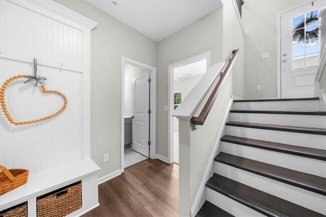 Foto del edificio - 324 Commons Ave