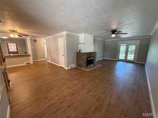 Foto del edificio - 6321 Monterey Dr