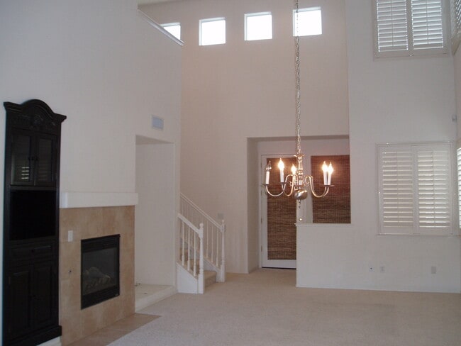 Building Photo - European Parc II