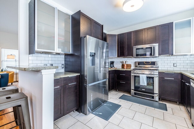 Building Photo - 69 Randolph St NE